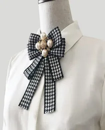 여성의 BIG BOWKNOT 격자 무늬 나비 넥타이 브로치 빈티지 액세서리 리본 보우 노트 브로치 양복 옷깃 핀 선물 파티 5877244