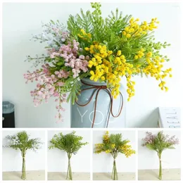 Kwiaty dekoracyjne 6pcs/Zestaw Realistyczne fałszywe kwiat flase owoce gałąź gałąź Pogogę kolorowy sztuczny twórcz
