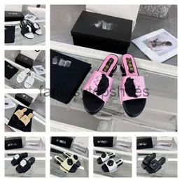 أحذية Chanelllies Slippers Womens Thanks chans chan c plaid sandals beige pink camellia flower blower flat bugle spisal designer buxury pool flip flip flip