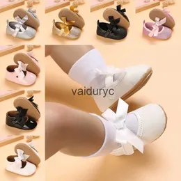 Pierwsze spacerowicze Baby Birthday Party Buty dla niemowląt Bowknot bez poślizgu gumowy miękki płaski PU Walker Nowonarodzony łuk Mary Janes H240506