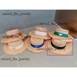 PRD Designer Bucket Triangle Hats for Women Fashion Classic Wide Brim Straw Fashion Adatto Graffia Cap Cap PRD Men Triangle Caps Beach Buckets Hat Sunhat Luxury 684