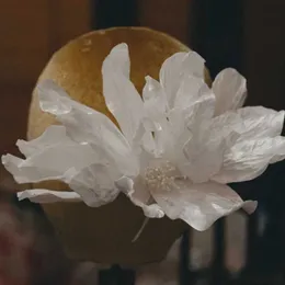 Düğün Saç Takı El Yapımı Satin Petal Saçkop Yan Gelin Makyaj Elbise Aksesuarları ile Düğün Meşası Stüdyo Fotoğrafçılığı