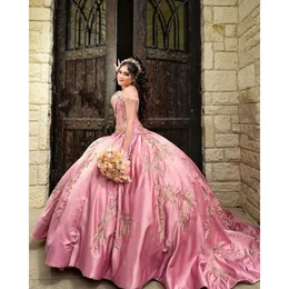 Off Dresses Pink Shoulder QuinCeanera 2021 Pärlade kristallremmar Korsett Back Brodery Sweet 16 Prom Ball Clow Custom Made