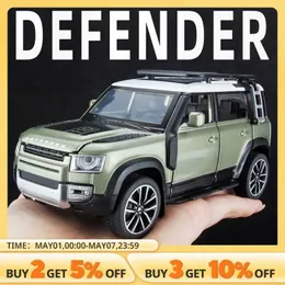 Diecast Model Cars 1/32 Previsione Model Auto Pullback Veicolo Toy Collection per Land Rover New Defender 110 Regalo con suono e illuminazionel2405