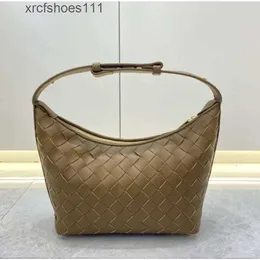 Underarm Boteggass bag Edition Woven Wallace Handheld Lady Bag 2024 Luxury Light Shoulder saddle Totes Leather Designer One Fashion Cassette Women Bags Brand 40VW