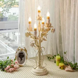Lâmpadas de mesa American Country Retro Europeu Lâmpada Bedroom Girl Sala de estar Luz de luxo de alta qualidade de cama de cabeceira