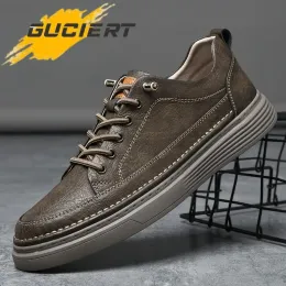 Scarpe mannen learen schoenen casual schoenen mannelijke sneaker modalità piatto sneaker premium banchet beige plus size 3847 zapatillas ho