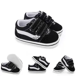 First Walkers Neworn Baby Boy Shoes Pre-Walker Soft Sole Dram Spring/Aundan Canvas Randesers Bebes Trainers Casual H240506