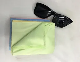 4 färger Microfiber Cleaning Cloths Glasögon Tyg Torka av linsdamm LCD -skärmen på PSP MP4 Soft 13CMX13CM 0 06ZT D26582548