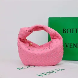 Jodies Bag Bottegvenets Handbag 7a Woven Bagearlspearthing Collectionのミニは、古典的な織り革の結び目の円形バッグを特徴としています