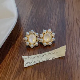 Trendiga örhängen med kristaller för kvinnors smycken kvalitet solida örhängen sålda med förpackningar