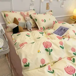 Zestawy pościeli Nordic Pink Tulip Bedding Set łóżko płaska arkusz poduszki podwójne pełne łóżko typu queen -size kobiety dziewczyna kwiatowa kołdra dekoracje j240507