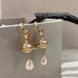 Zirkondesignerörhängen för kvinna Saturnörhängen Ins Style Designer smycken K-Gold örhängen Vivi Fashion Diamond Earrings Dimensional Saturn Pearl Earrings