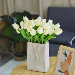 Fiori decorativi 33/35/40pcs tulipani bianchi latte simulazione materiale adatto per la decorazione della camera da letto per feste di nozze