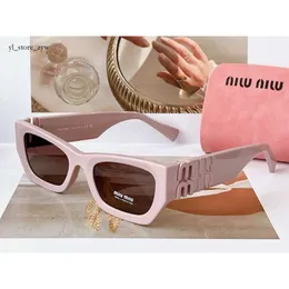 Mui mui Sonnenbrille Hochwertige Mui mui Blick 2024 Damen Sommer Klassiker Katze Eye Rechteck Sonnenbrille für Frauen Mui Designer Modemarke M Letter Brille 1051