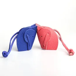 Handgjorda äkta läder söt rolig lycklig lycklig elefant hästko nyckelring pendel djurnyckel för män kvinnor väska charm flickor 240428