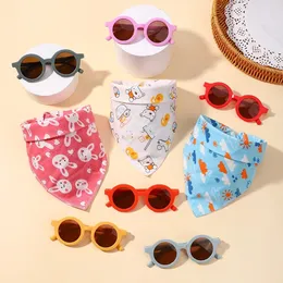 Óculos de sol fofos Set Bandana Born Born Outdoor Sun Protection Glasses Baby Feeding Drool Bibs Crianças Acessórios de moda Presente 240418