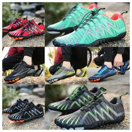 2024 Top Luxury Designer Black Outdoor Creek Tracing Dickes Wasserpaar Anti Slip Mountaineering Leichtes Fahren Wanderschuhe