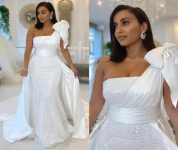 Arabiska Dubai Mermaid White Evening Dress One Shoulder Formal Prom Party Gowns With Bow Satin och Sequined Overskirt Vestidos de No7841263