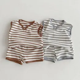 Kleidungssets 2024 Sommer Kids Set Striped kontrastierende Farbschmelze T-Shirts und Shorts Jungen Anzüge Vintage Girls Clothes