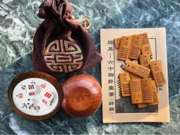 Miniature I ching, assistenza didattica, 64 esagrammi, otto esagrammi, 64 esagrammi, esagrammi di bambù, tazza di dadi a dadi in legno massiccio