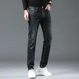 Trend autunnale Trend pantaloni di jeans versatili 2023 e leggings in forma slim alla moda invernale