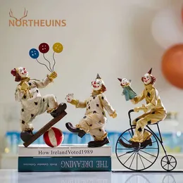 Decorative Objects Figurines NORTHEUINS Resin Clown Statue Circus Buffoon Magic Joker Doll Figurines Home Living Room Desktop Decor Childrens Gifts T240505