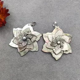 Anhänger Halsketten graue Mop -Blumenblüte handgeschnitzte schwarze Schmuck für Halskette machen Charme