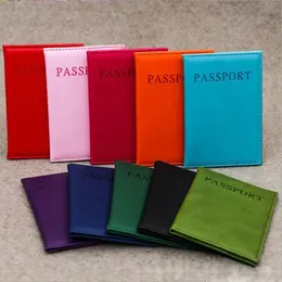 Nuovo Coperta di protezione della copertura per il passaporto da viaggio Donne uomini Titolo della carta di credito Travel Credit ID Travel Document Passport Holder Protector