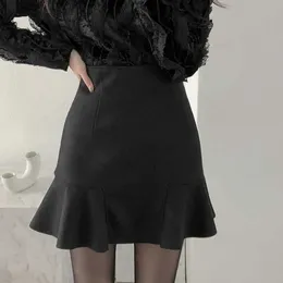 التنانير LJSXLS Womens Spring and Autumn Ruffled Slim A-Line Mini Skirt Solid British Black Womens Corean Womens Wear Q240507