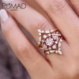 Med sidogonter Romad Rose Gold Wedding Rings Cubic Zirconia Ring for Women Set Female Engagement Party Statement Jewelry Gift 3PCS/Set R4