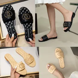 Designer Sandal Woman Luxury Sandals Summer Flat Shoes Fashion Beach Slippers For Womens Leather Mid-Heel broderade sandaler Designer Wedding Party Slides