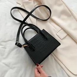 Umhängetaschen PU Leder Crossbody for Women Mode Mini Messenger Dame über Reiseverständer und Klappenhandtaschen Clutches