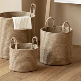 Armazenamento artesanal de cestas de cesta de lavanderia de lavanderia palha decorativa de cesta e salgueiro Rattan Bours Bourcrass Garden Flowerpot Storage Storage Casket 240428