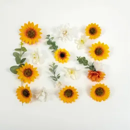 Dekorative Blumen 39pcs künstlicher Seidenblume Kopfgrüner Zweig -Kombination Set für DIY Bastelstrauß Krampfwanddekoration