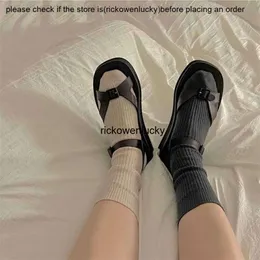 Обобушки с рядными сандалиями для дизайнерских туфель