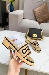 2021 Luxury Summer Women039s e ragazze Sandali Slifori piatti per scarpe casual spiaggia piccoli tacchi giunti in gomma Suota una varietà O8477058