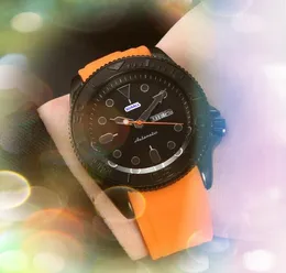 Beliebtes automatisches Datum Männer Uhren farbenfrohe Gummi -Gurt -Quartz -Bewegung Uhr Zeit Doppelkalender Schwarzer Keramikgehäuse Customed Logo Sportset Auger Racing Watch
