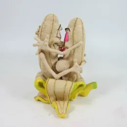 Esculturas amantes de bonecas humorísticas beijando a coleção de resinas engraçadas Versão miserável de banana mal e decoração de modelos de modelo