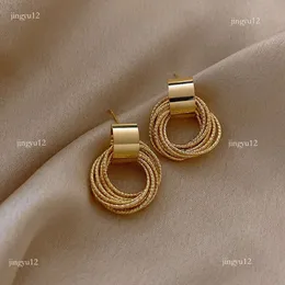 Retro EEFS 2024 Metallic Gold Kolor Misher Small Circle Wiselant Kolczyki Nowe biżuterię moda na przyjęcie ślubne Kolczyki dla kobiety whol