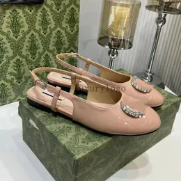 Sandaler Crystal Ballet Shoes Slipper Kvinnor Sandaler Ballerin Dubbel med kristaller Casual Sandaler Fashion Golden Letter Flat Bottom Ladies Patent Leather Shoes 5.7 02