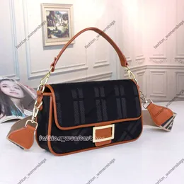 Luxurys Fashion Women Handbag aa Designer Womens Leather Crossbody Shelldle Bag Flap Messenger Fashion Handbags