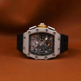 남성 ETA 또는 일본 운동 VVS Moissanite Diamond Watch / Half Iced Out 힙합 랩퍼 블랙 고무 밴드와 함께.