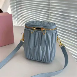 Frauen min Cross Lod Bag Miuimiui Designer Klassische Faltenfaden Kosmetische Taschen Leder Make -up Trendy Golden Letter Handtaschen Handtaschen