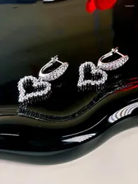 Brincos do garanhão Love Hollow Hollow e Dynamic 925 Silver Inclaid High Carbon Diamond Light Luxury Luxury Women elegante