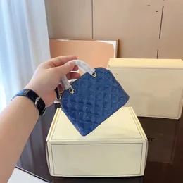 DHgate.com:Exquisite Medium Handbag for Women - Classic