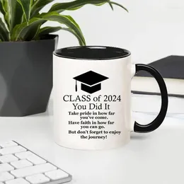 Canecas 11oz aula de 2024 Inspirational Ceramic Canek Graduation Presente para estudantes universitários em preto e branco