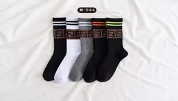 Vete Men Women Tock Sock Cotton Embroidery Socksスポーティソックストリートスケートボード男性女性ソック1G134120079