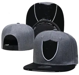 Хорошее качество целое 32team Cap Beaniehat с Pom Hats Caps Sport Knit Beanie USA Football Winter Hat
