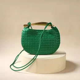 Mağazalar dokuma kadın çantası 2024 yeni moda çok yönlü çanta yüksek doku tek omuz ppjp